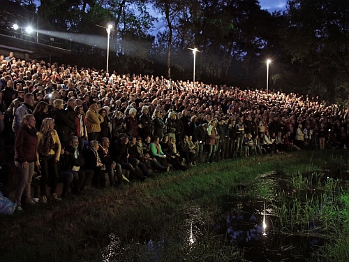 Golden Earring audience during May 09, 2015 Heeswijk-Dinther De Kersouwe Openluchttheater show